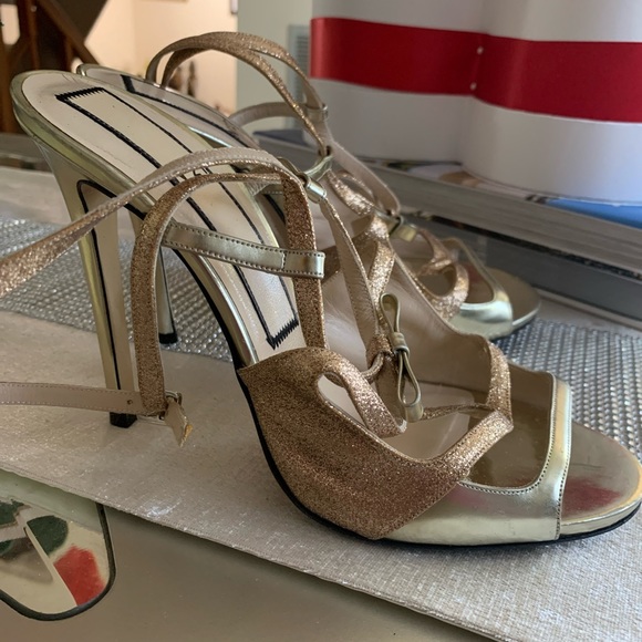 No. 21 GOLD COATED CUTOUT SANDALS SIZE 9 👠👠👠🔥🔥🔥🔥 - Picture 9 of 15